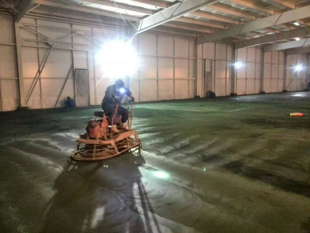 抹光機抹光作業----上海耐福地坪