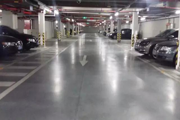 地下停車場(chǎng)地面