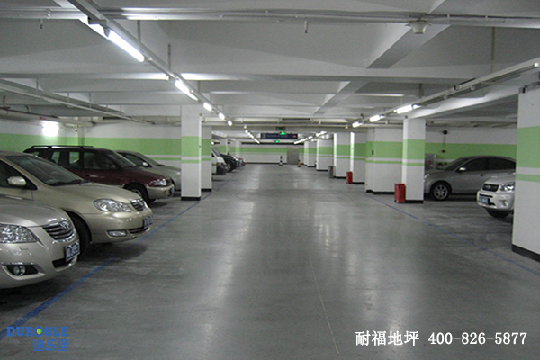 停車場地面