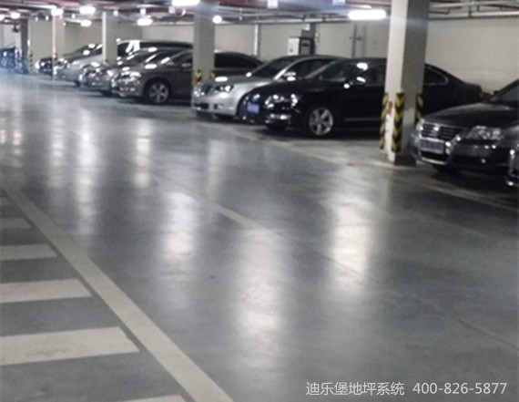 停車場地面