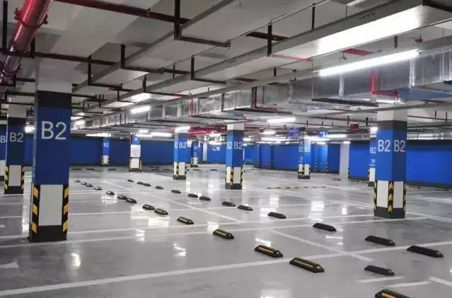 停車場地面