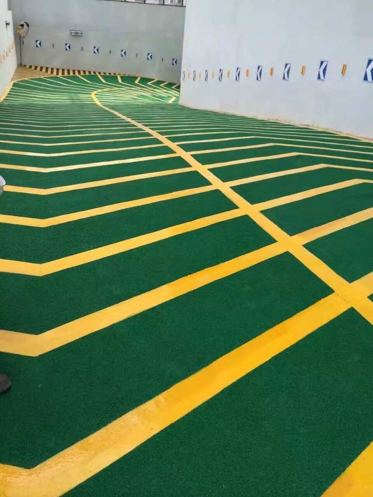 停車場(chǎng)止滑坡道